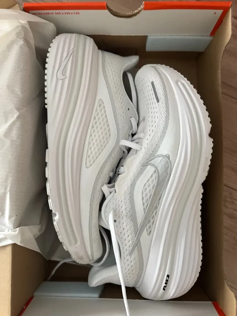 Used Nike Air Willow 12 Running Shoes
