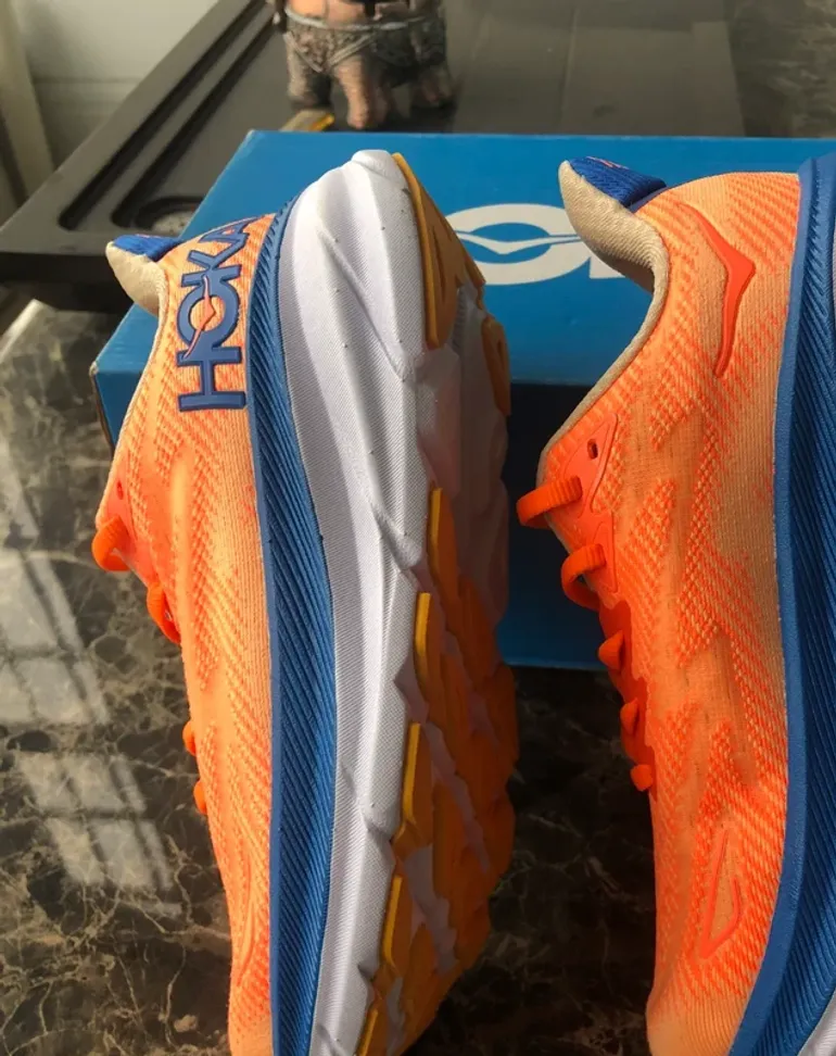 Used Hoka Clifton 9 bike — image 4 of 5