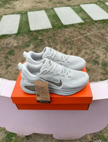 Brugt Nike Vomero 18 bike — billede 3 af 8