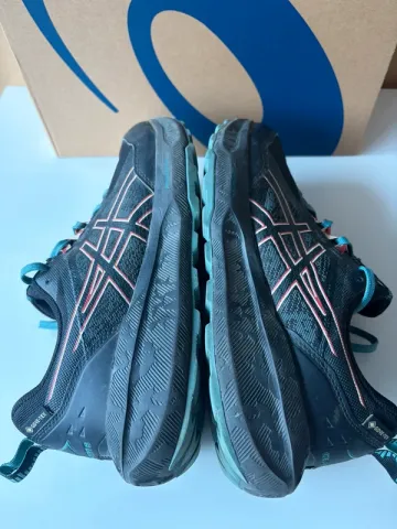 Used Asics Gel Sonoma 8 Gore-Tex bike — image 6 of 7