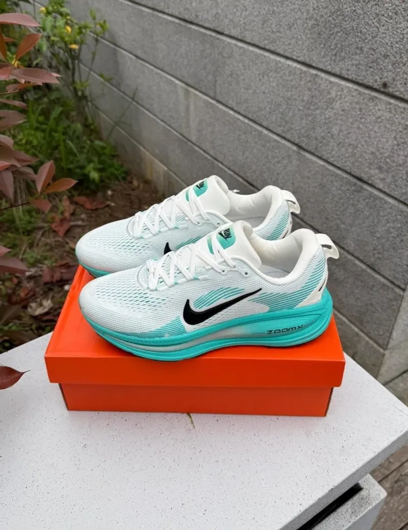 Použité Nike Vomero 18 Running Shoes
