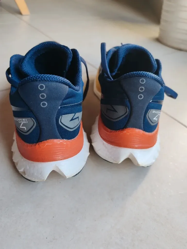 Used Saucony Endorphin Speed 4 bike — image 2 of 5