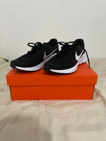 Used Nike Révolution 7 bike — image 1 of 3