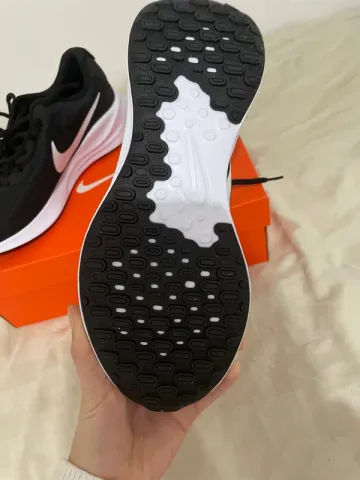Used Nike Révolution 7 bike — image 2 of 3