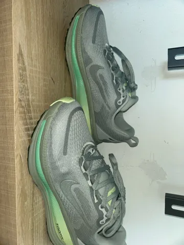 Used Nike Vomero 18 bike — image 3 of 4