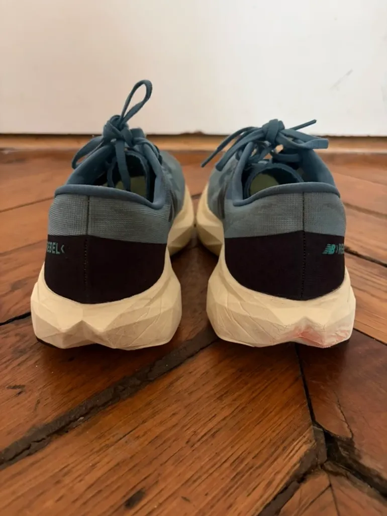 New Balance Rebel V4 bike d'occasion — image 4 sur 5
