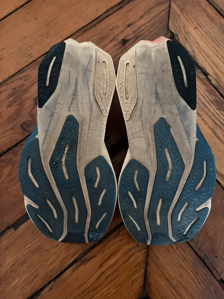 New Balance Rebel V4 bike d'occasion — image 3 sur 5
