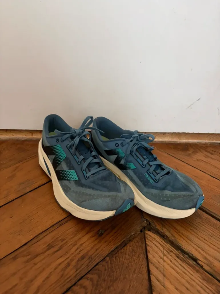New Balance Rebel V4 bike d'occasion — image 2 sur 5