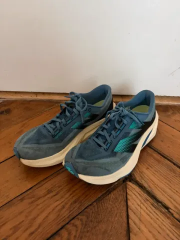 New Balance Rebel V4 bike d'occasion — image 1 sur 5
