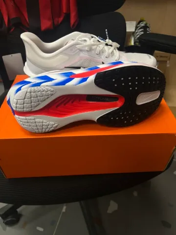 Used White Nike Zoom Fly 6 bike — image 6 of 7