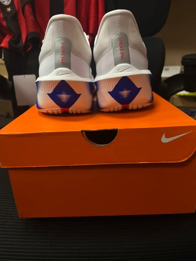 Used White Nike Zoom Fly 6 bike — image 5 of 7