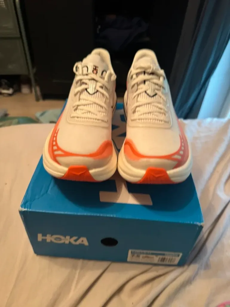 Used Hoka Cielo x1 bike — image 2 of 3