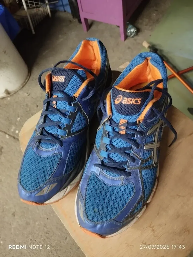 Używany Orange Asics Running Shoes bike — zdjęcie 2 z 2