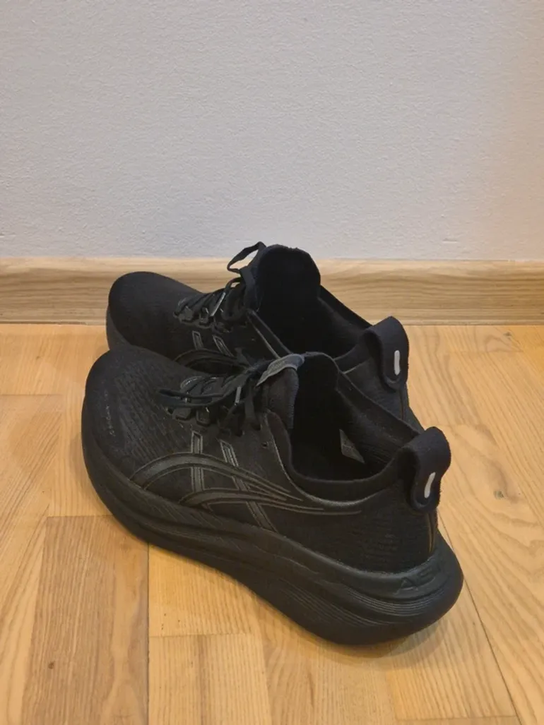 Used Asics Gel Nimbus 27 bike — image 2 of 7
