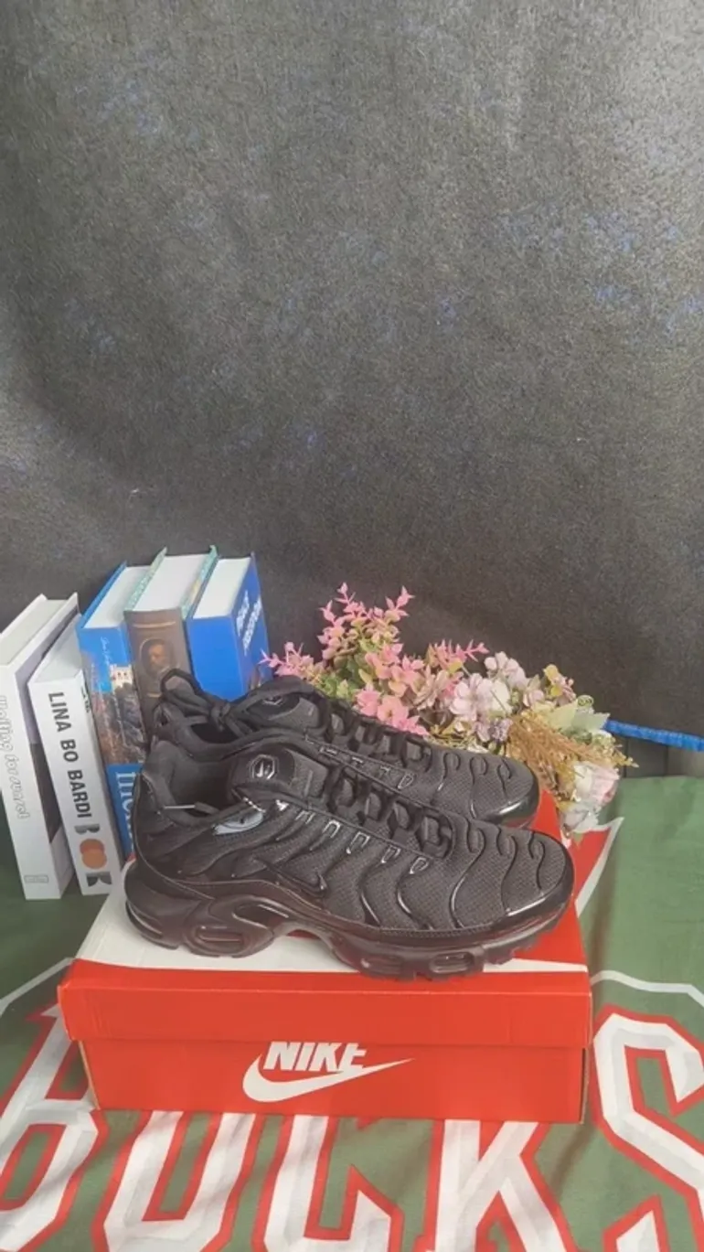 Used Nike Air Max Plus TN bike — image 4 of 8