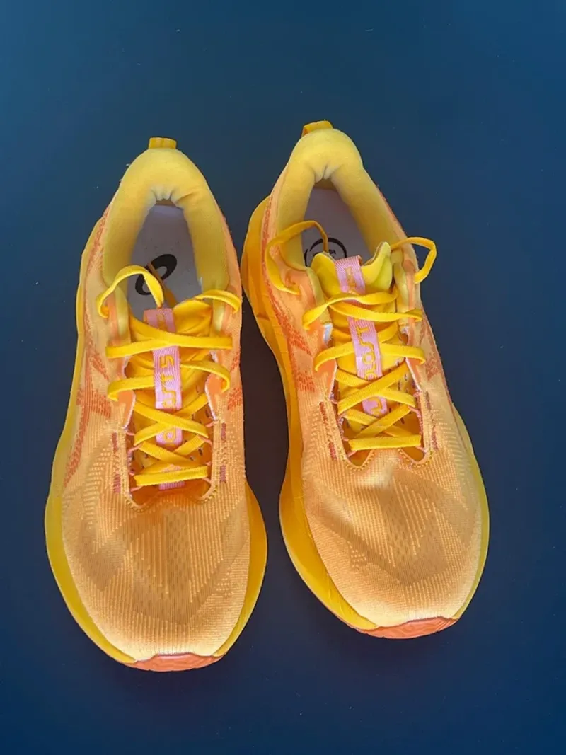 Gebrauchtes Asics Novablast 5 Running Shoes