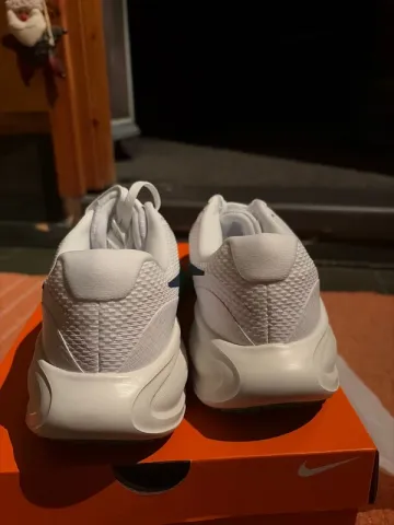Nike Revolution 8 bike d'occasion — image 7 sur 8
