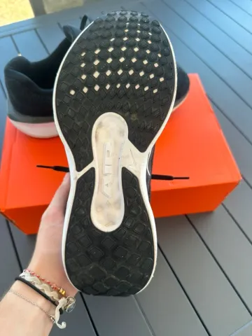 Tweedehands Nike Sneakers bike — afbeelding 4 van 8
