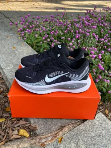 Brugt Nike Vomero 18 bike — billede 1 af 8