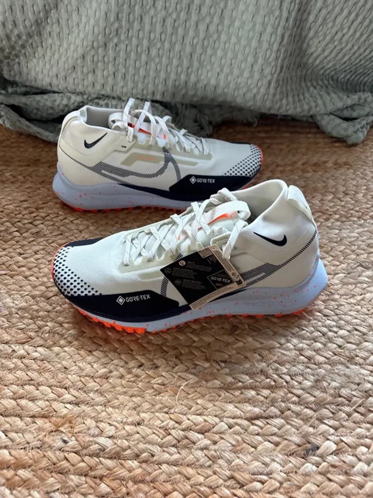 Pegasus Nike React Trail 4 GTX V2 bike usato — immagine 4 di 9