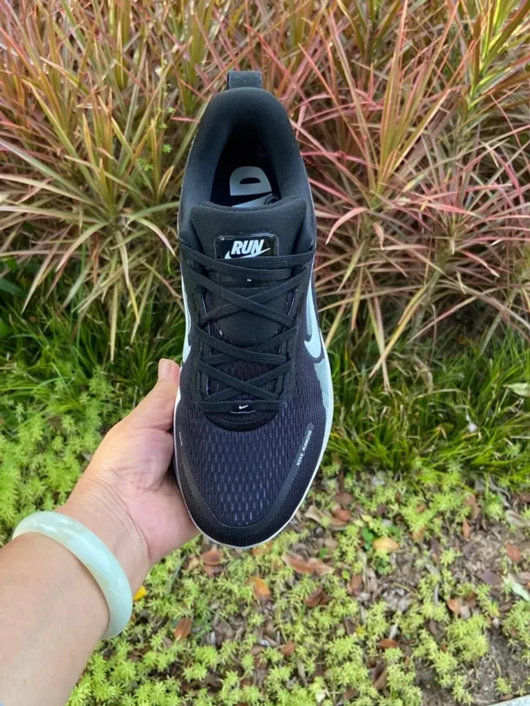 Nike Vomero 18 bike usato — immagine 6 di 8