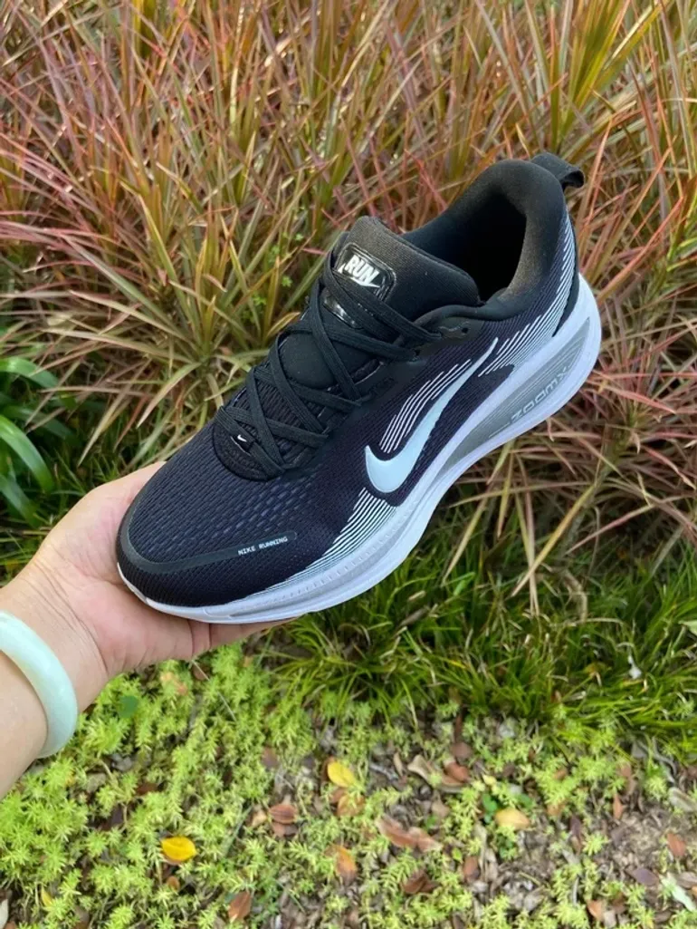 Nike Vomero 18 bike usato — immagine 7 di 8