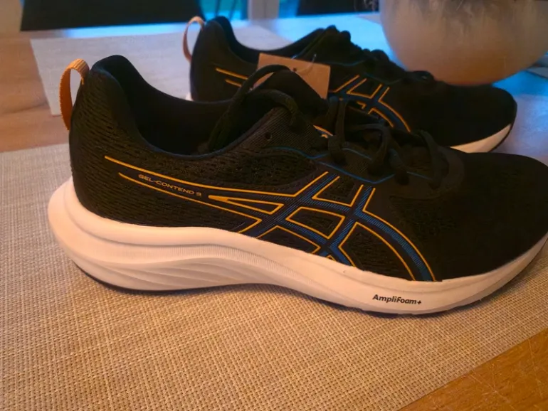 Asics Gel Contend 9 bike usato — immagine 2 di 4