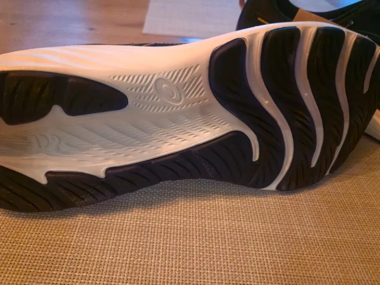 Asics Gel Contend 9 bike usato — immagine 3 di 4