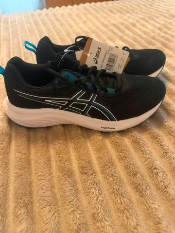 Asics Shoes size 42.5 bike d'occasion — image 1 sur 2