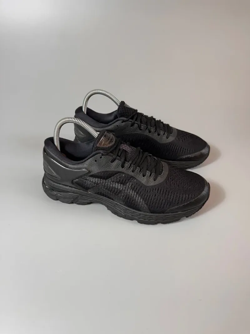 Used Asics Gel Kayano 25 Running Shoes