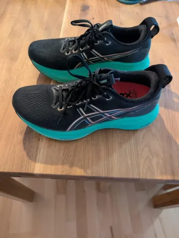 Used Asics Gel-Kayano 32 bike — image 1 of 4