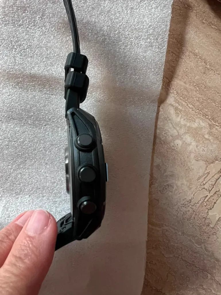 Used Garmin Fenix 8 bike — image 6 of 10