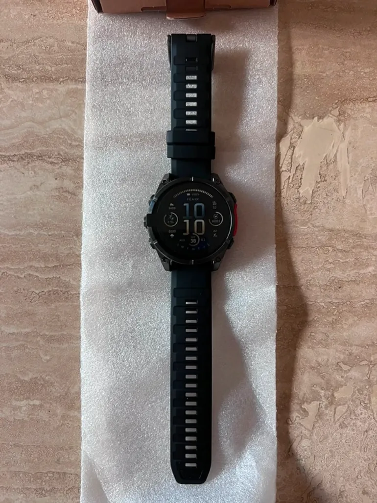 Used Garmin Fenix 8 bike — image 2 of 10