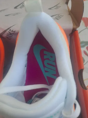 Gebrauchtes Nike Vomero Plus Run bike — Bild 11 von 12