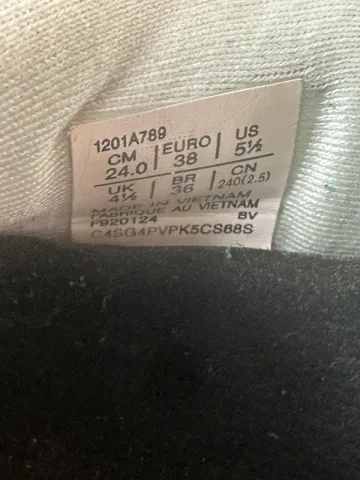 Used Asics Novablast 5 bike — image 4 of 4