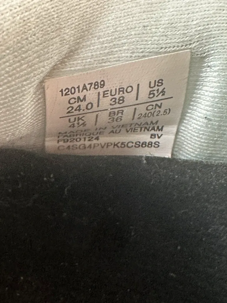 Used Asics Novablast 5 bike — image 4 of 4
