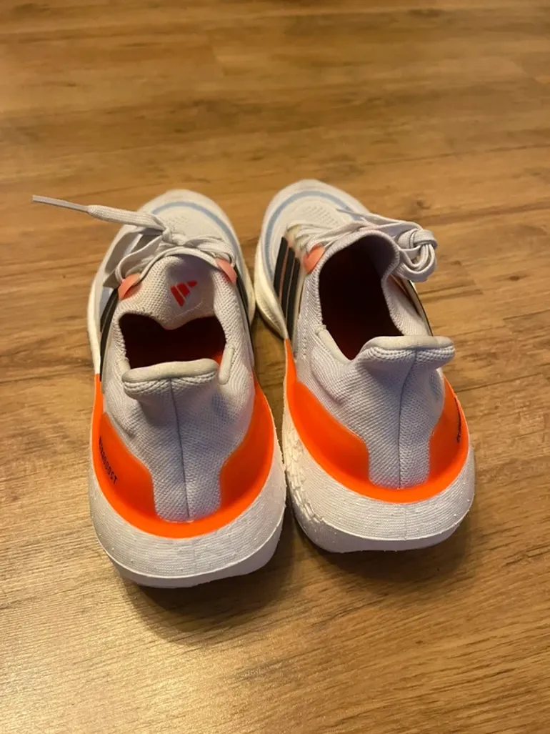 Adidas Ultraboost light bike d'occasion — image 2 sur 3