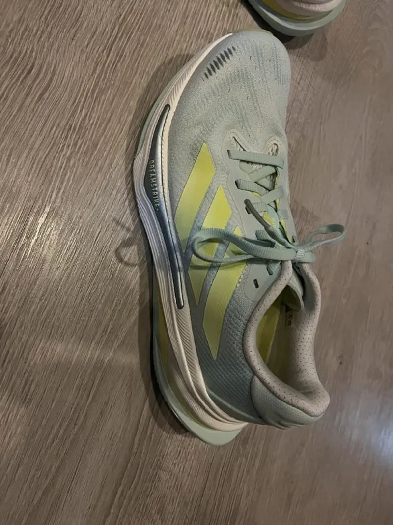 Tweedehands Supernova Stride 2 Running Shoes