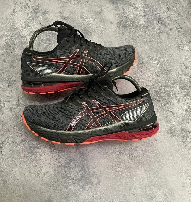 Używany Premium GT-2000 10 G-TX Running Shoes