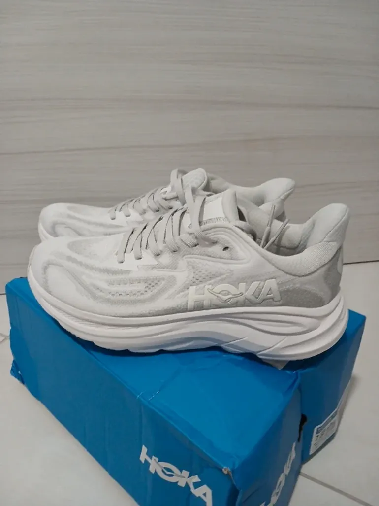Hoka Clifton 10 bike usato — immagine 3 di 7