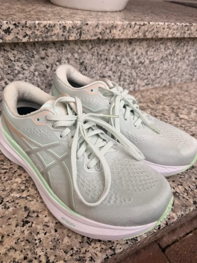 Used Asics Gel Kayano 30 bike — image 2 of 6