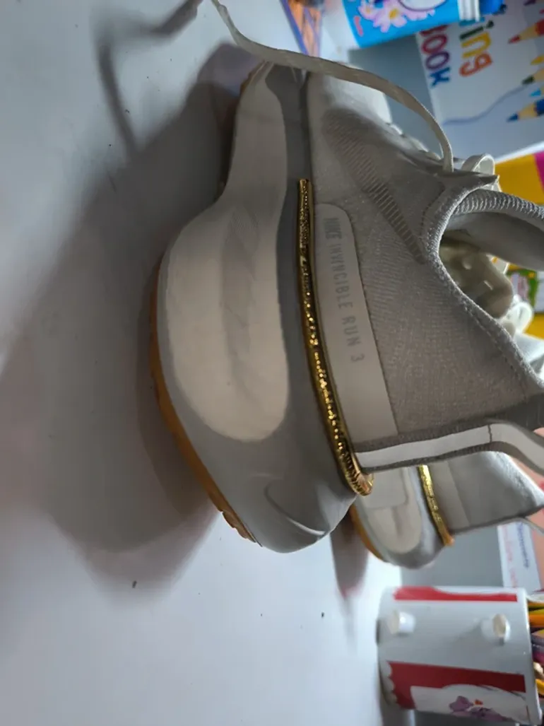 Used White Nike Invincible Run 3 bike — image 7 of 12