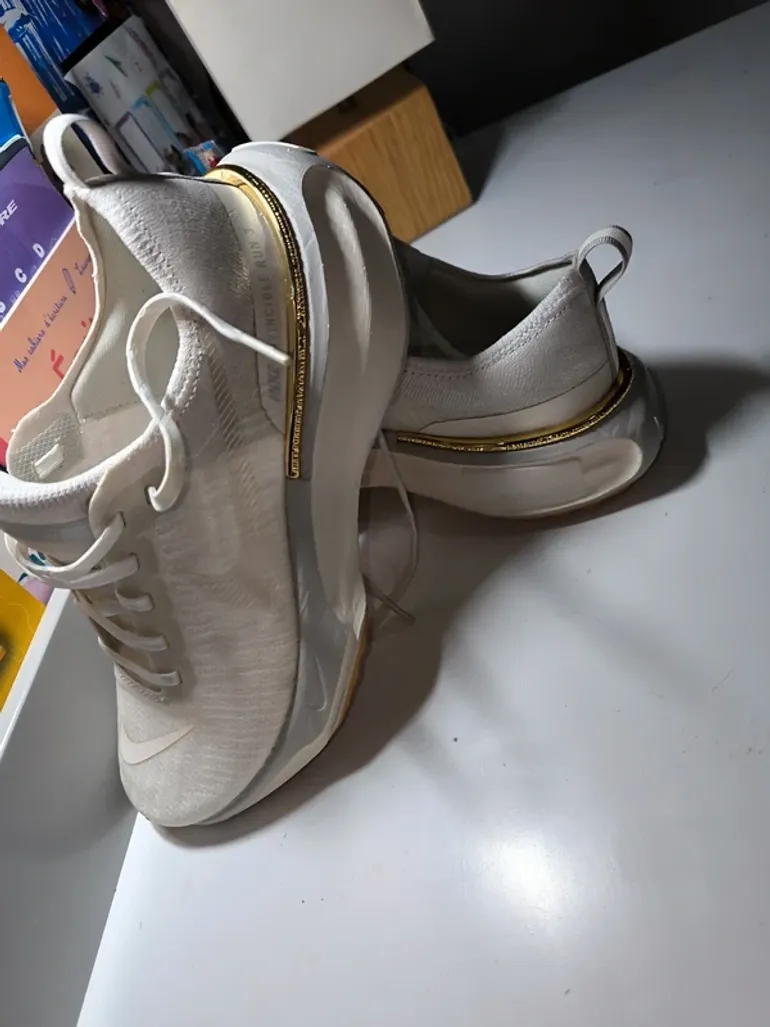 Used White Nike Invincible Run 3 bike — image 6 of 12