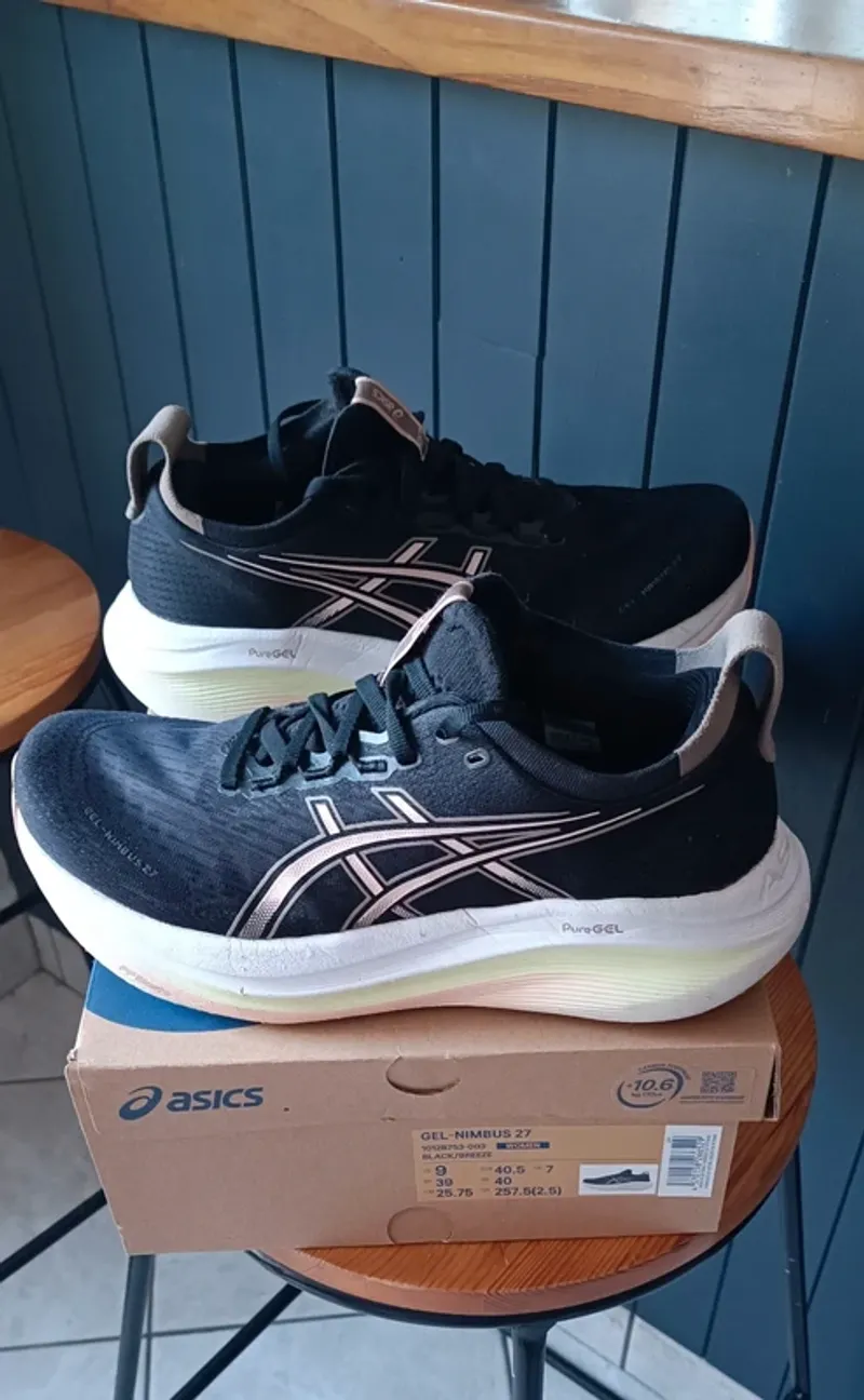 Asics Gel Nimbus 27 Running Shoes d'occasion