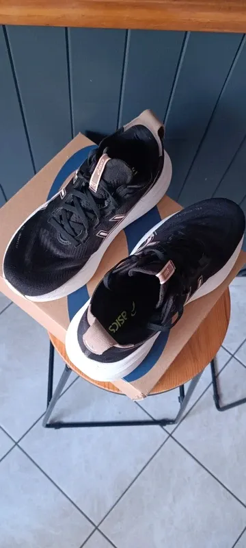 Used Asics Gel Nimbus 27 bike — image 2 of 3