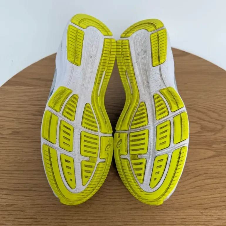 Used Asics RoadHawk FF bike — image 7 of 8