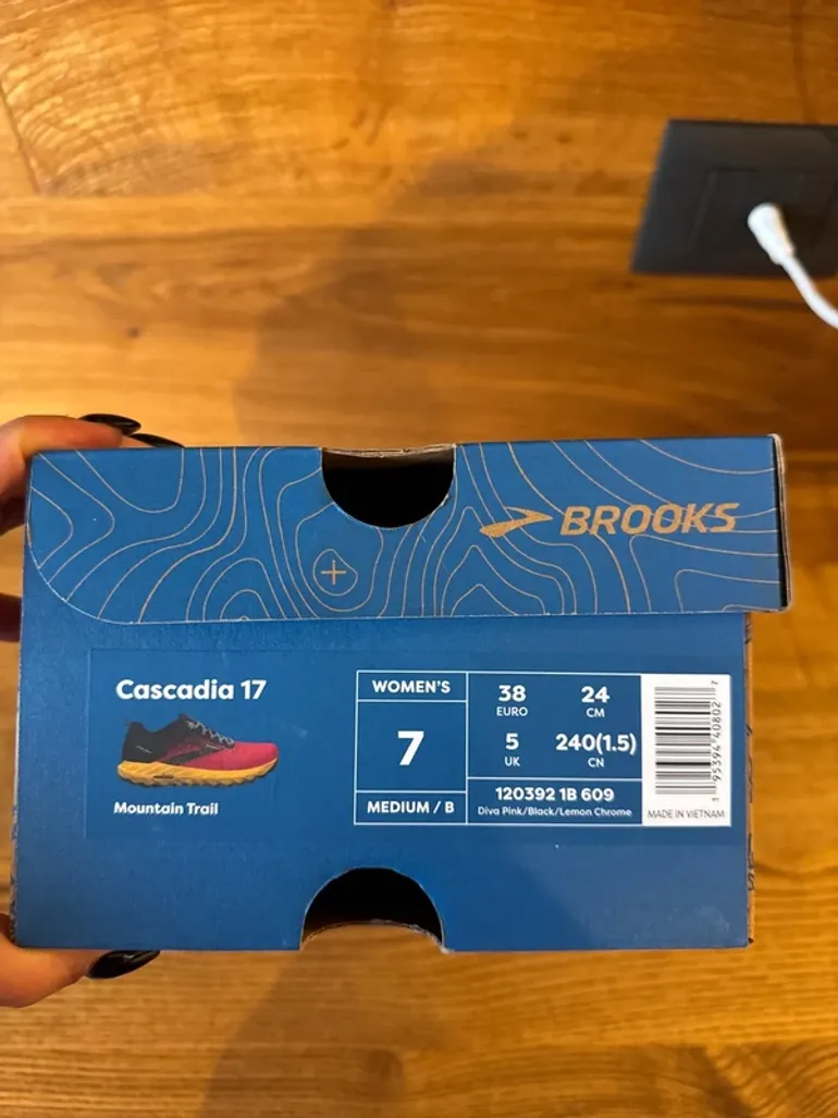 Used Brooks Cascadia 17 bike — image 2 of 14