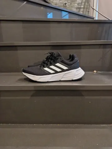 Tweedehands Adidas Running Shoes bike — afbeelding 1 van 5