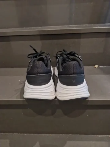 Tweedehands Adidas Running Shoes bike — afbeelding 2 van 5