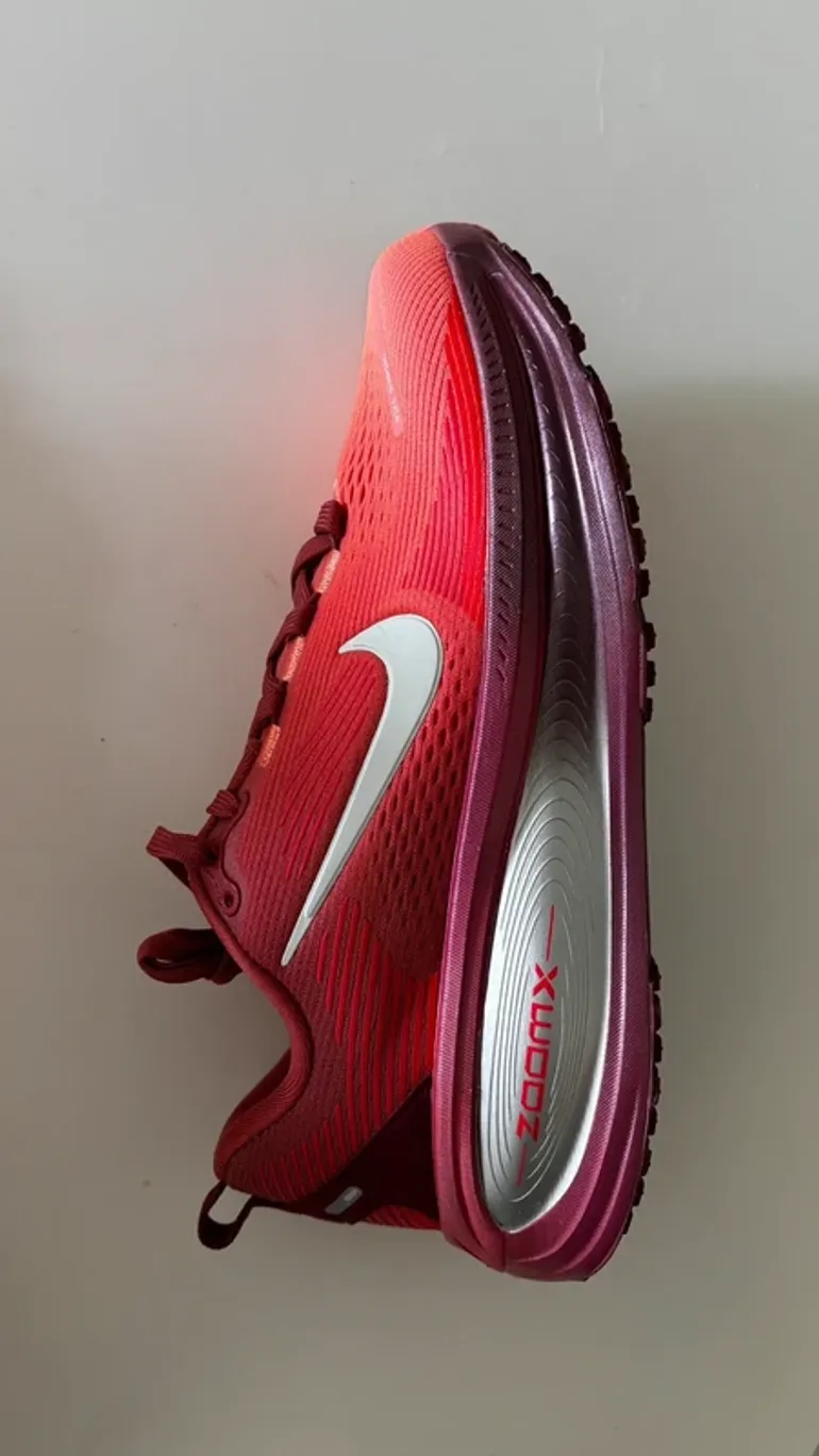 Used Nike Vomero 18 SE2 bike — image 6 of 9